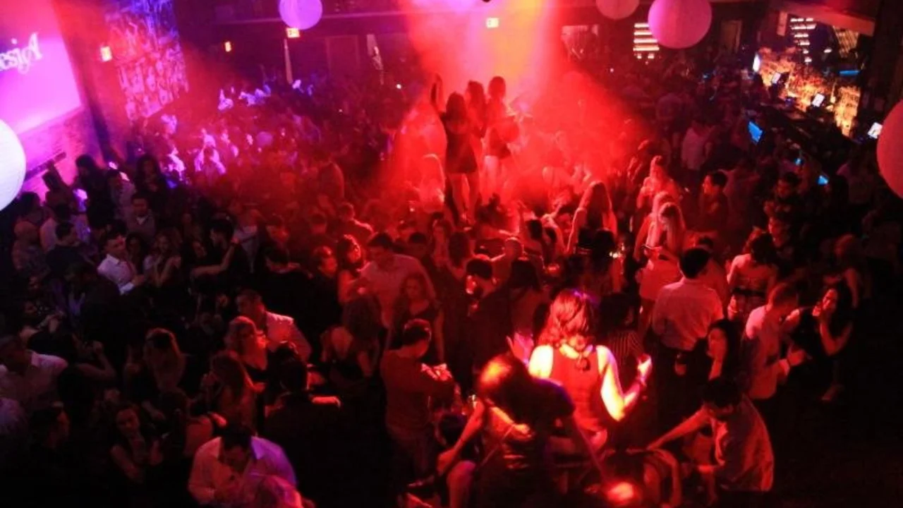 Nightlife in Paris: How to Party Like a Local